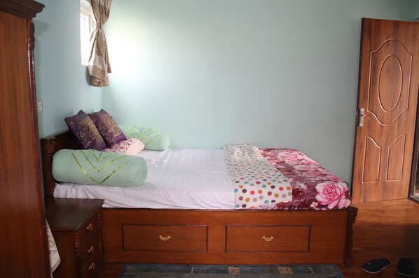 1 bedroom, desk, free WiFi
