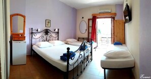 Basic Triple Room | Free cribs/infant beds, free WiFi, bed sheets - Evans Studio (Skiathos)
