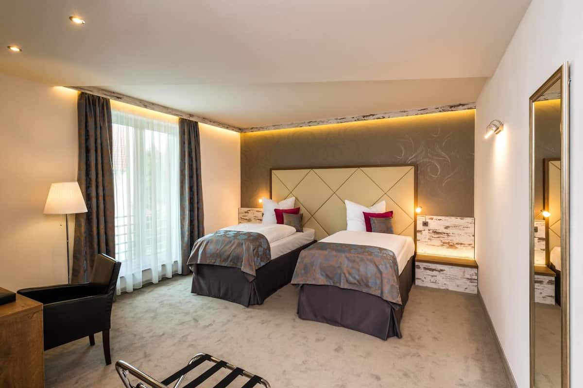 hypo-allergenic bedding, minibar, in-room safe, desk