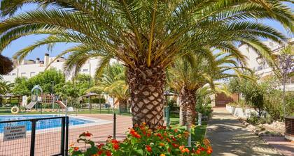 Beachfront apartment, with pool and urban areas. Zarati