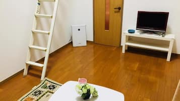 Rooms 六本松 03 禁煙 | 1 室のベッドルーム、デスク、ノートパソコン用作業スペース、遮光カーテン