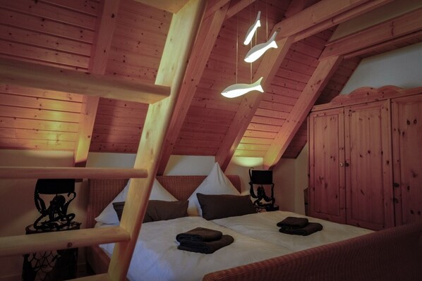 3 chambres, coffres-forts dans les chambres, bureau