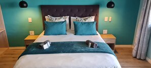 Suite #3 - Sunrise Queen Mountain View | Premium bedding, individually decorated, individually furnished, desk