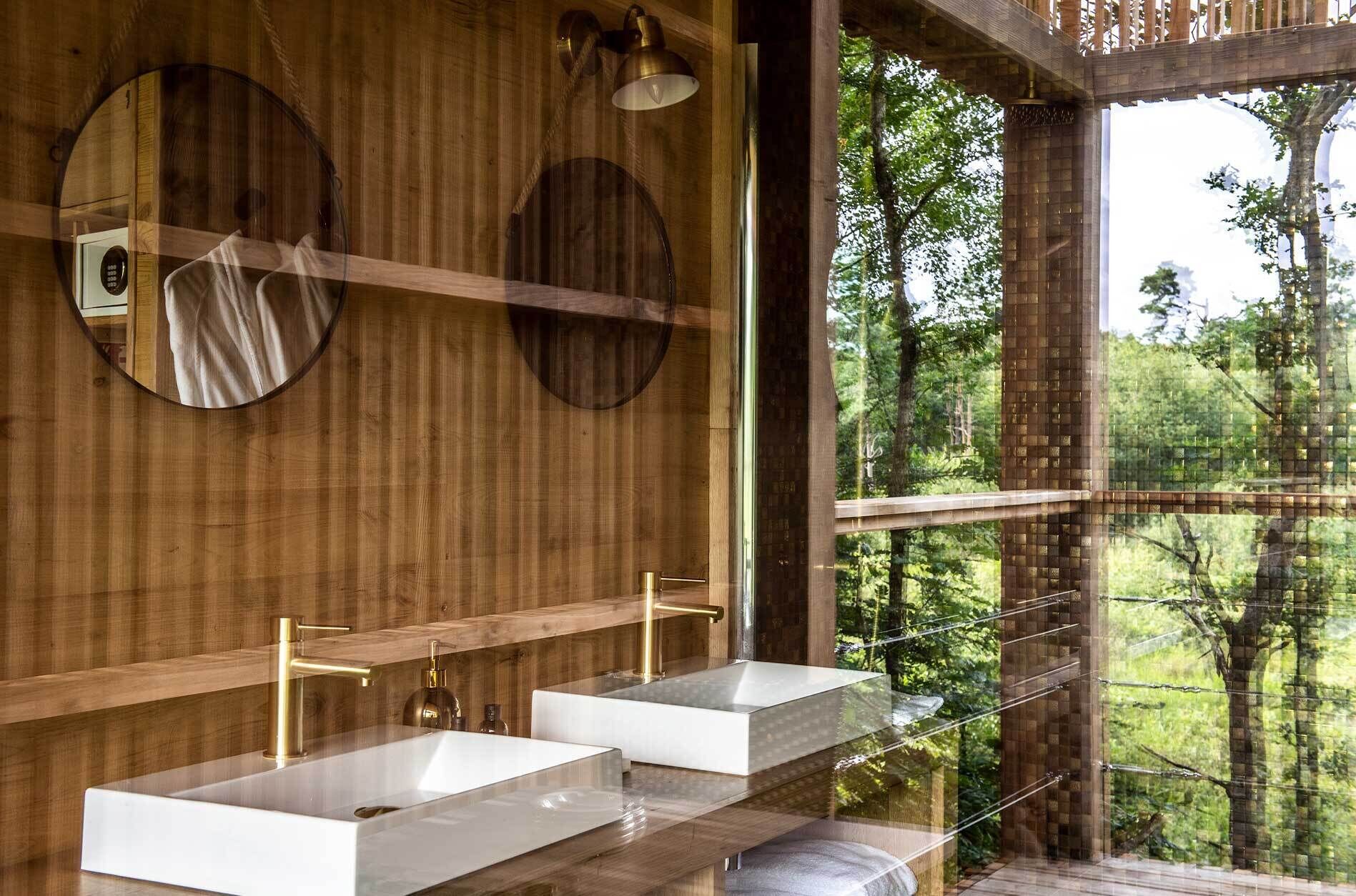 Suite de diseño, 1 cama de matrimonio grande, sauna (Cedric Marcillac) | Baño | Ducha y cabezal de ducha tipo lluvia