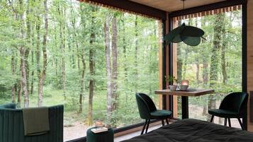 Suite de diseño (Tara Essentielle) | 1 dormitorio, ropa de cama de alta calidad, minibar y caja fuerte