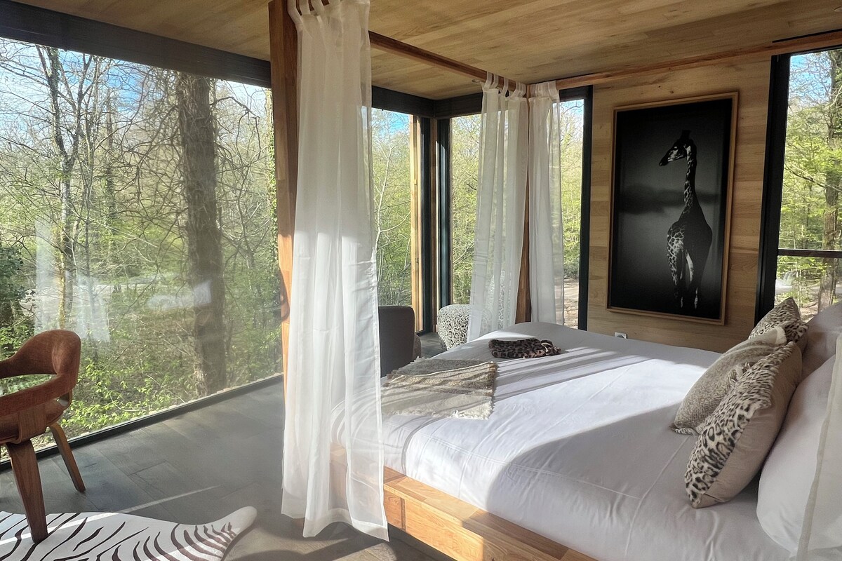 Design Suite, Hot Tub, Park View | 1 bedroom, premium bedding, minibar, in-room safe
