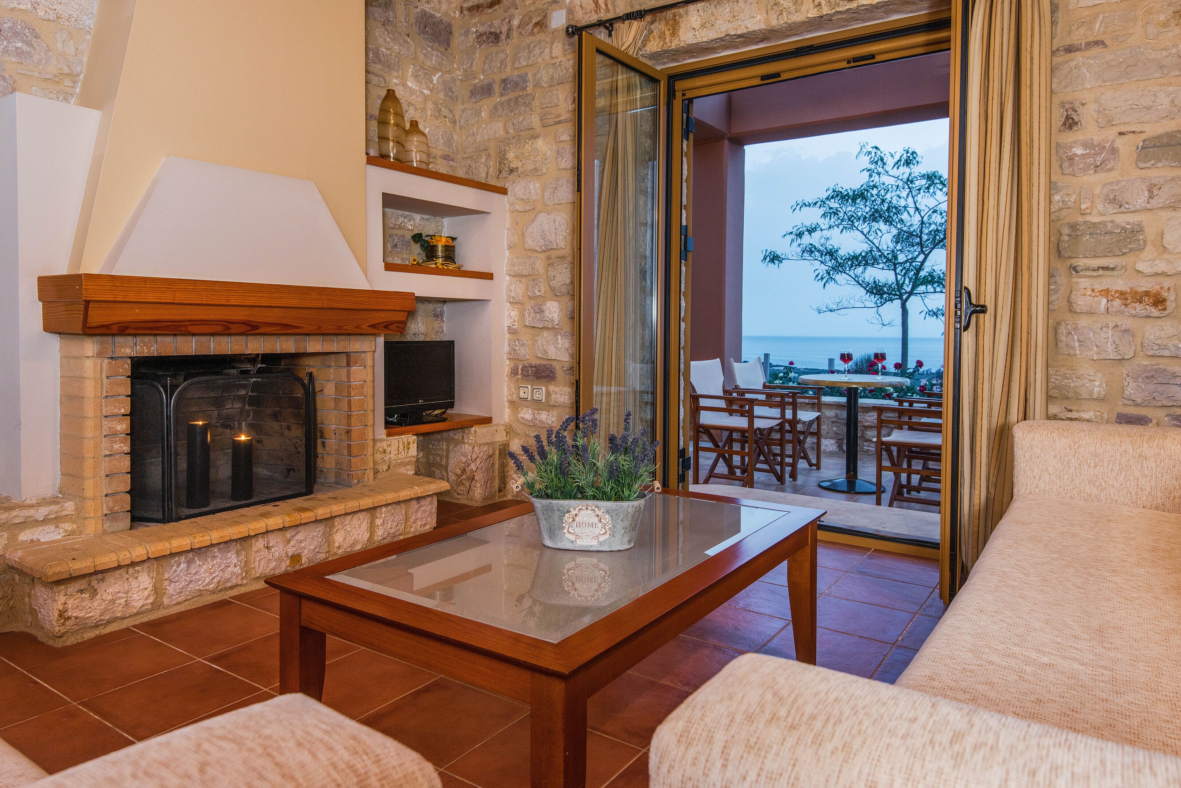 22-inch flat-screen TV with cable channels, TV, fireplace