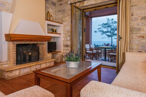 22-inch flat-screen TV with cable channels, TV, fireplace - Enastron Villas (Trifylia)