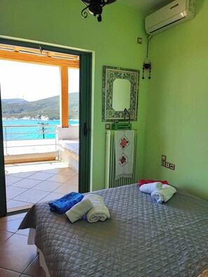 2 bedrooms, iron/ironing board, travel cot, free WiFi