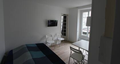 APPARTEMENT Ă PROXIMITĂ DE LA TOUR EIFFEL POUR 4 PERSONNES