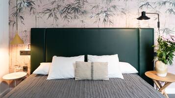 Comfort kamer | Luxe beddengoed, donzen dekbedden, een kluis op de kamer