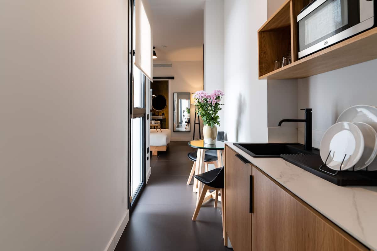 premium room | 1 bedroom, premium bedding, down duvets, in-room safe