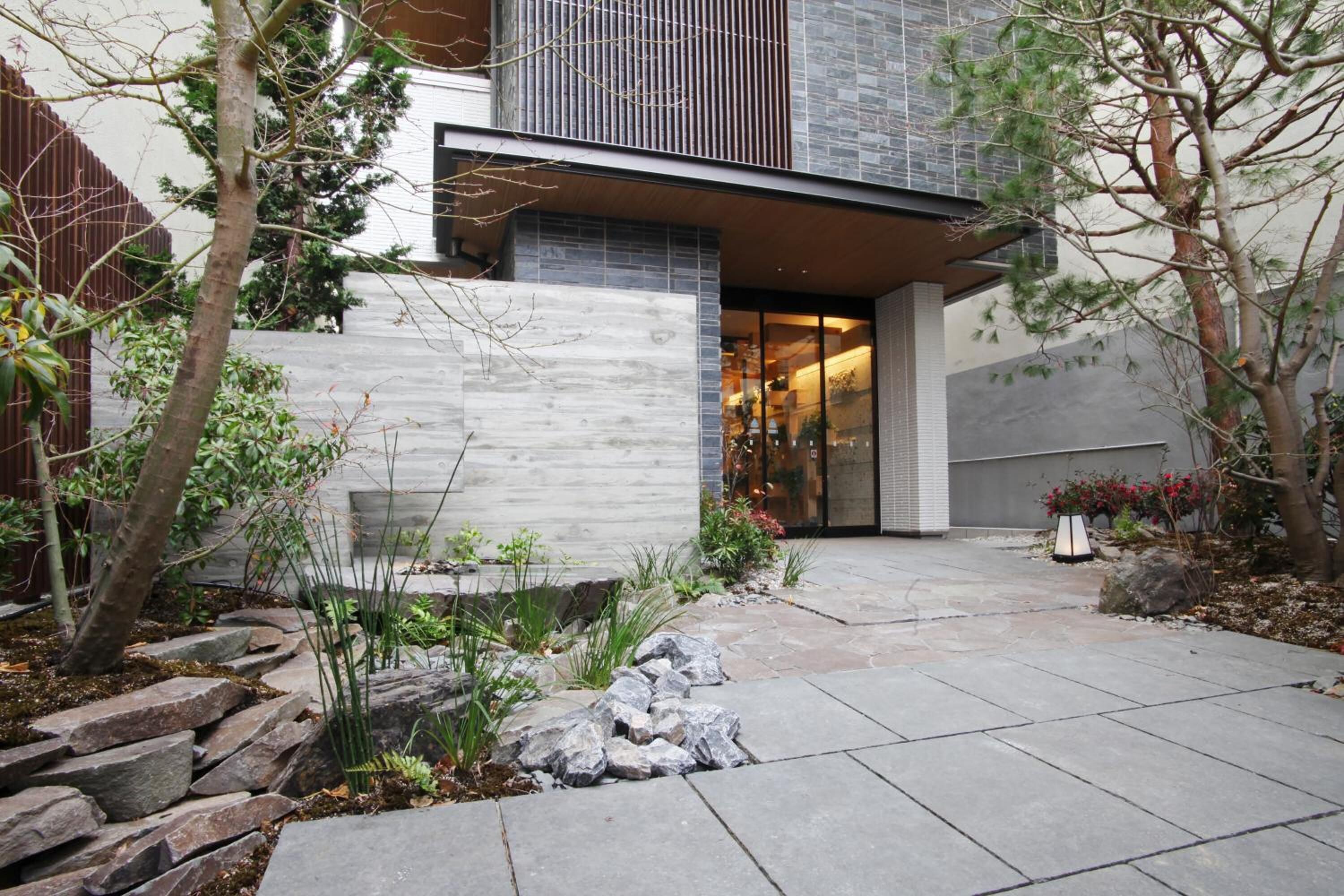 المنشأة من الخارج