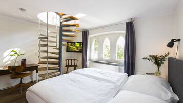 1 bedroom, hypo-allergenic bedding, individually decorated