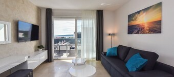 Pool Apartments & Rooms Mare