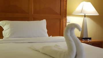 Deluxe Double Room | In-room safe, desk, laptop workspace, blackout drapes