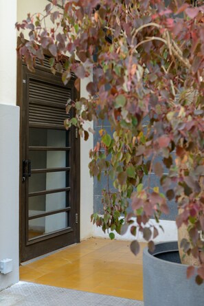 Property entrance - Spacious Modern Apt 1 Step To Beach (Tel Aviv)