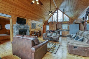 TV, peis, videospill og DVD-spiller