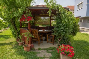 Courtyard - Tara Garden (Velika Gorica)