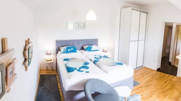 Business Double Room, Garden View | Living area | 70-cm LCD TV with satellite channels, TV