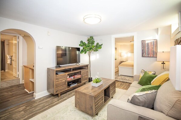 Smart-TV, Netflix, Bücher, Streaming-Dienste