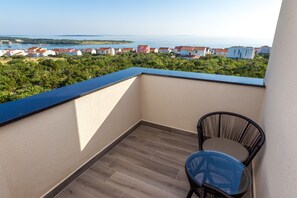 Villa Exclusive, 4 chambres, piscine privée, vue mer | Balcon