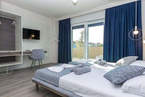 Vila exclusiva, 4 quartos, piscina particular, vista para o mar | 4 quartos, cofres nos quartos, ferros/tábuas de passar roupa