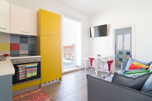 Appartamento, 2 camere da letto | Area soggiorno | TV LCD