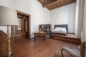 Apartment, 4 Bedrooms | 4 bedrooms, individually decorated, individually furnished - Vetrina (Rome)