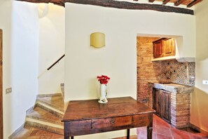 Apartment, 1 Schlafzimmer | Essbereich im Zimmer