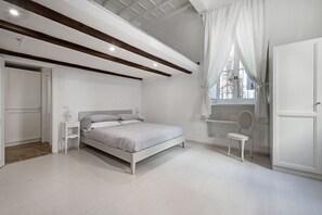 Apartamento, 4 quartos | 4 quartos, individualmente decorados, individualmente mobiliados