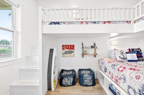 3 bedrooms, iron/ironing board, Internet, bed sheets