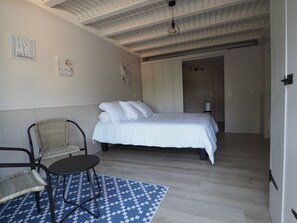 Premium bedding, pillowtop beds, individually furnished, blackout drapes