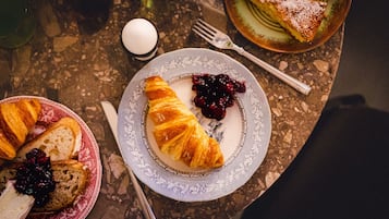 Esmorzar diari d'estil bufet (22.50 EUR per persona)