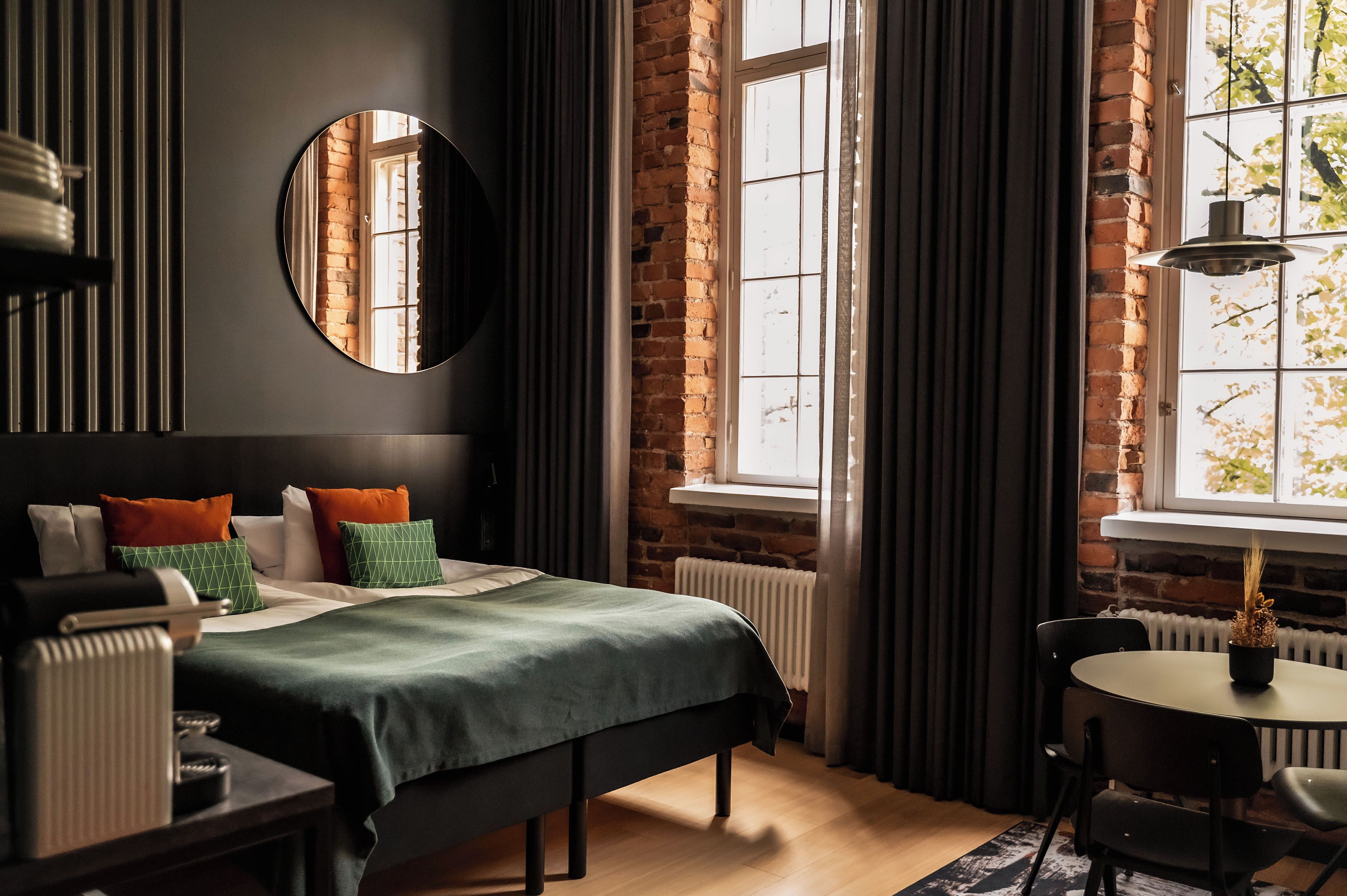 Ropa de cama de alta calidad y minibar 