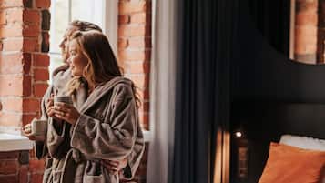 Loft | Premium bedding, minibar, in-room safe, desk