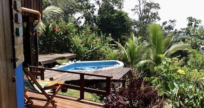 Auf dem Hügel Meerblick Dschungel Cabana, Pool & Fahrräder