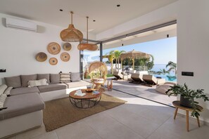 Smart TV, video games