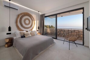 4 bedrooms, in-room safe, iron/ironing board, WiFi