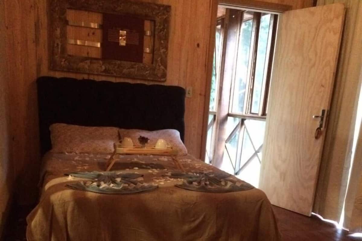 Double or Twin Room (Bangalô Verena) | 1 bedroom, bed sheets