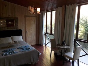 Double or Twin Room (Bangalô Verena) | Bed sheets - Villa Valentina (Campos do Jordão)