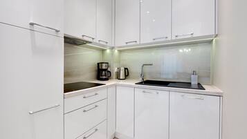 Deluxe Apartment | Private kitchen