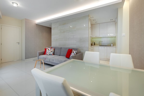 Deluxe Apartment | Living room