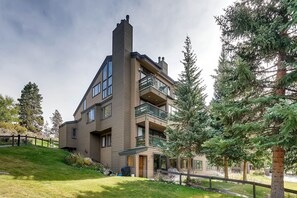 Exterior - Premier 2br/2ba In Lakeside Ge- Kids Ski Free! 2 Bedroom Condo by RedAwning (Keystone)