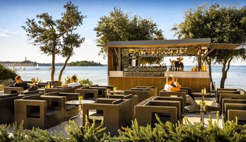 Beach bar