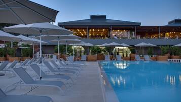 Fassade der Unterkunft – Abend/Nacht