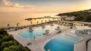 Seasonal outdoor pool