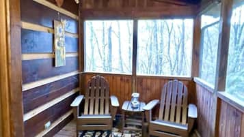 Cabin, 2 Bedrooms | Property grounds