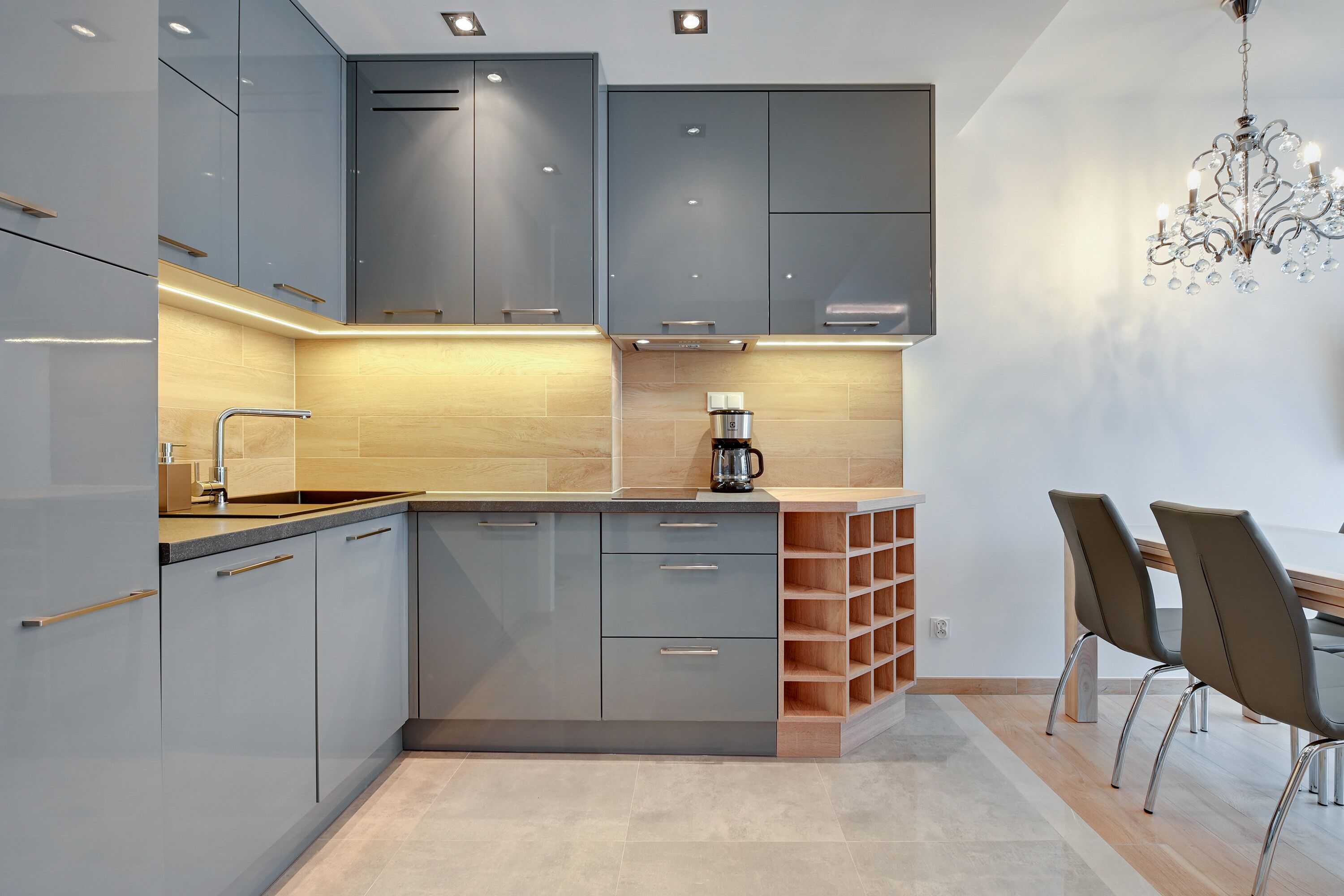 Apartamento luxo | Cozinha privada | Geladeira grande, micro-ondas, cooktop, lava-louças