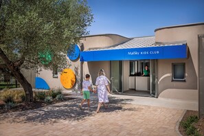 Área de juegos infantiles al aire libre